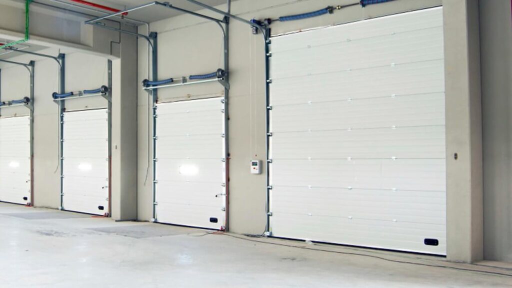 Instalación puerta industrial rápida en Salou